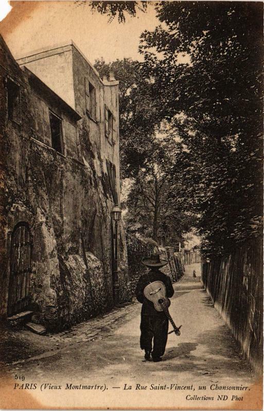 Carte postale ancienne Vieux Montmartre - La Rue Saint-Vincent - Un chansonnier à Paris 18e