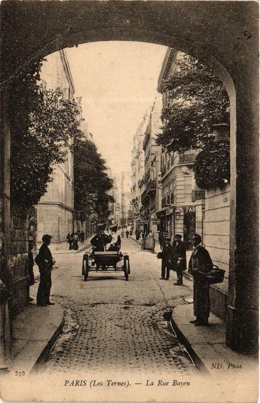 Carte postale ancienne Les Ternes - La Rue Bayen à Paris 17e