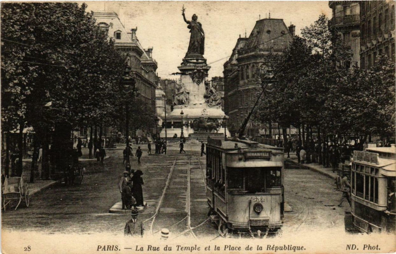 Carte postale ancienne Paris 3e Rue du Temple. Place de la Republique Nd Phot à Paris 3e