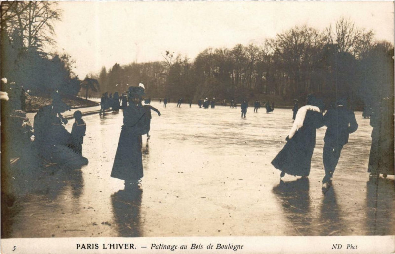 Carte postale ancienne Patinage au Bois de Boulogne à Paris 16e