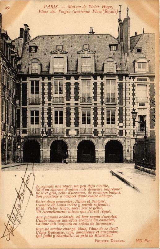 Carte postale ancienne Paris 4e Maison de Victor Hugo. Place des Vosges. Nd Phot à Paris 4e
