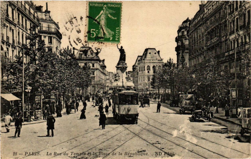 Carte postale ancienne Paris 3e Rue du Temple. Place de la Republique Nd Phot à Paris 3e