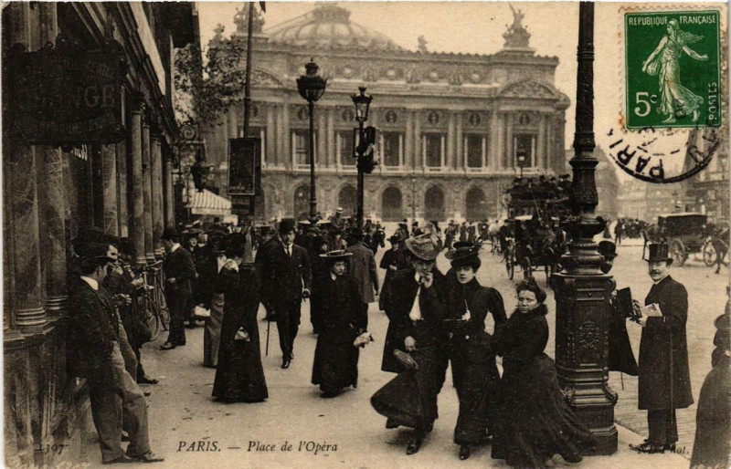 Carte postale ancienne Paris 9e Place de l'Opera. Nd Phot à Paris 9e