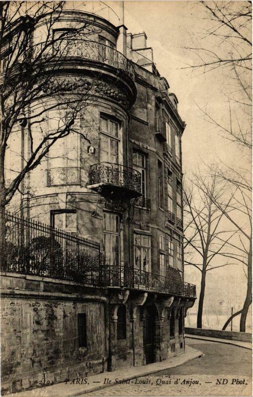 Carte postale ancienne Paris 4e Ile-Saint-Louis. Quai d'Anjou. Nd Phot à Paris 4e