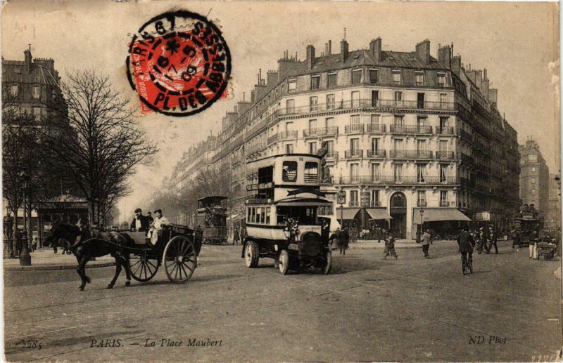 Carte postale ancienne Paris 5e Place Maubert. Nd Phot à Paris 5e