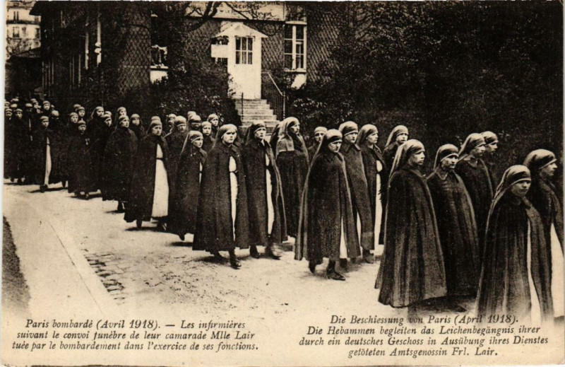 Carte postale ancienne Paris bombardée 1918 Les infirmieres à Paris
