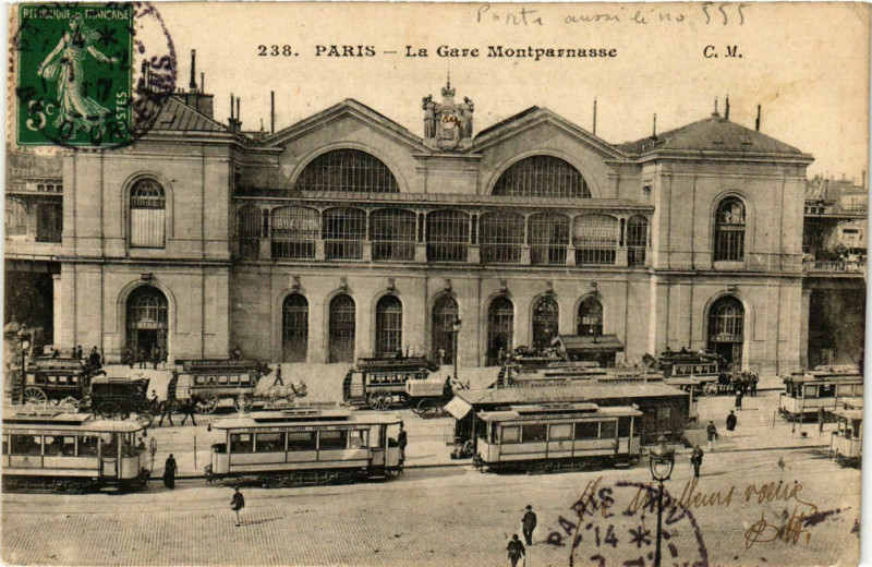 Carte postale ancienne La Gare Montparnasse à Paris 6e