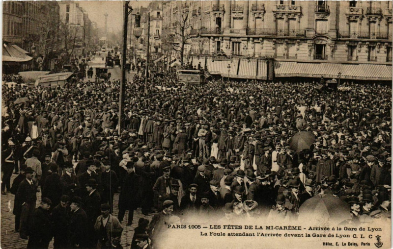 Carte postale ancienne Paris Mi-Careme 1905 Arrivée a la Gare de Lyon à Paris
