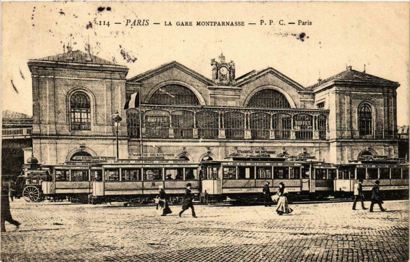 Carte postale ancienne La Gare Montparnasse à Paris 6e