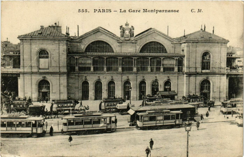 Carte postale ancienne La Gare Montparnasse à Paris 6e