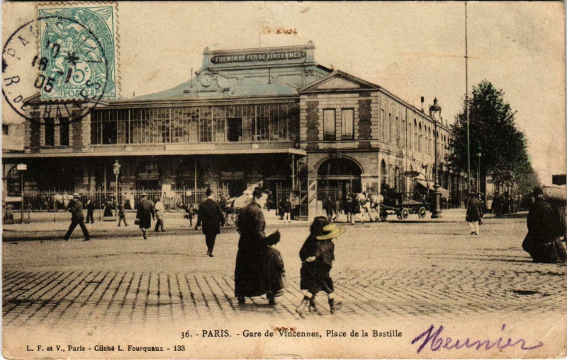 Carte postale ancienne Gare de Vincennes - Place de la Bastille à Paris 12e