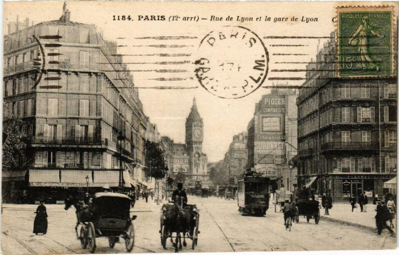 Carte postale ancienne Rue de Lyon et la Gare de Lyon à Paris 12e