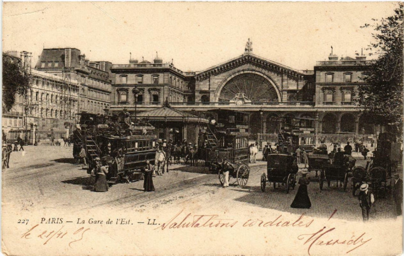 Carte postale ancienne Paris (10e) La Gare de l'Est à Paris 10e