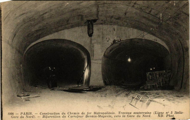 Carte postale ancienne Paris Construction du Chemin de Fer Metropolitain Ligne No. 5 à Paris