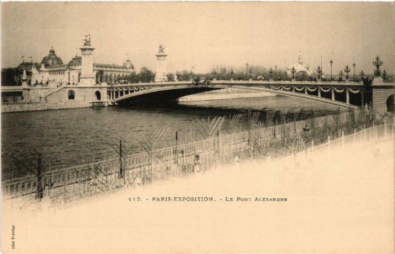 Carte postale ancienne Expo 1900 Paris Le Pont Alexandre à Paris