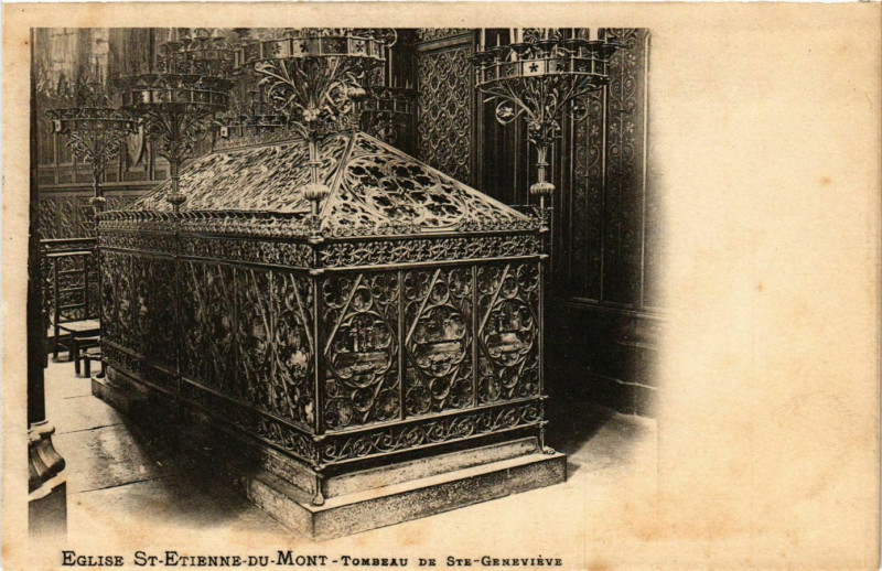 Carte postale ancienne Paris 5e Eglise Saint-Etienne du Mont Tombeau de Sainte-Genevieve à Paris 5e
