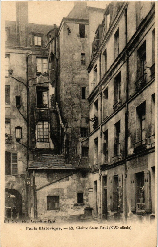 Carte postale ancienne Cloître Saint-Paul (XVIe siècle) à Paris 4e