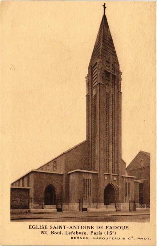 Carte postale ancienne Eglise Saint-Antoine de Padoue - Boulevard Lefebvre à Paris 15e