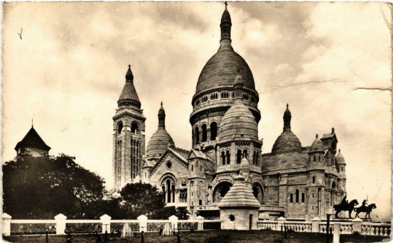 Carte postale ancienne La Basilique du Sacré-Coeur de Montmartre à Paris 18e