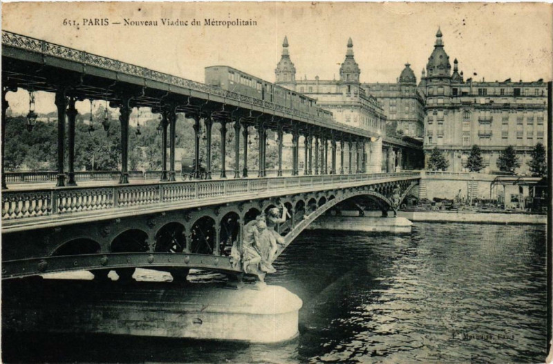 Carte postale ancienne Nouveau Viaduc du Métropolitain à Paris 15e