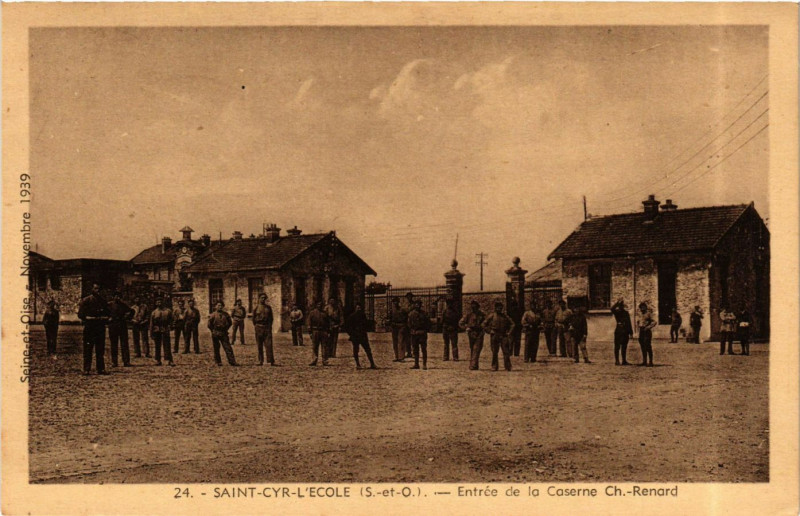 Carte postale ancienne Saint-Cyr-l'Ecole - Entrée de la Caserne Ch.-Renard à Saint-Cyr-l'École