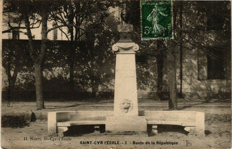 Carte postale ancienne Saint-Cyr-l'Ecole - Busie de la République à Saint-Cyr-l'École