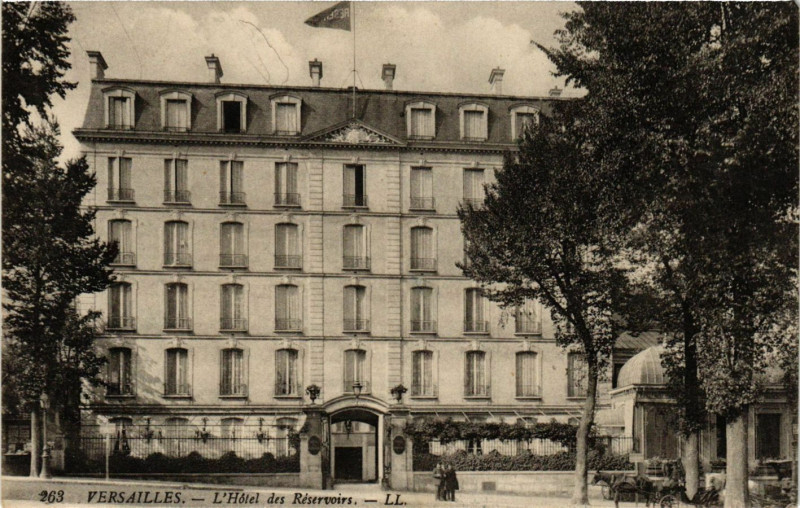 Carte postale ancienne Versailles - L'Hotel des Réservois à Versailles