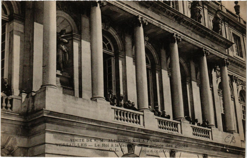 Carte postale ancienne Visite de S.M.Alphonse Xiii a Paris - Versailles --le-Roi a la .. à Versailles
