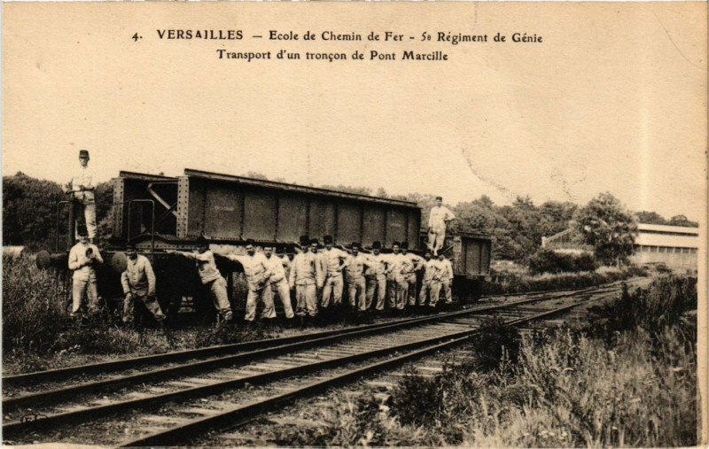 Carte postale ancienne Versailles - Ecole de Chemin de Fer - 5* Régiment de Génie à Versailles