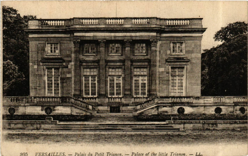 Carte postale ancienne Versailles Palais du Petit Trianon Palace of the little Trianon à Versailles