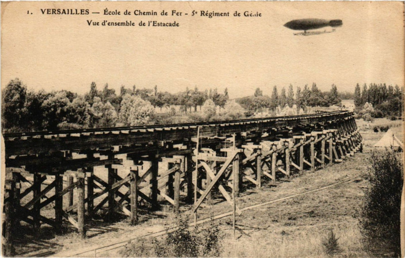 Carte postale ancienne Versailles - Ecole de Chemin de Fer - 5* Régiment de Génie à Versailles