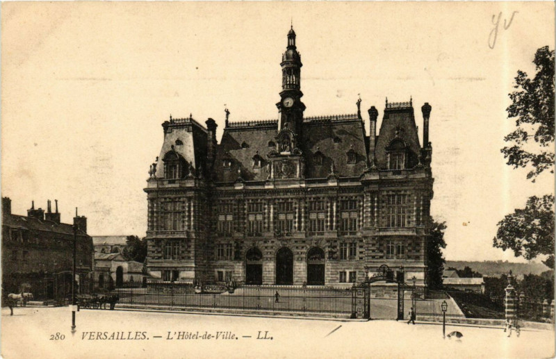 Carte postale ancienne Versailles - L'Hotel-de-Ville à Versailles