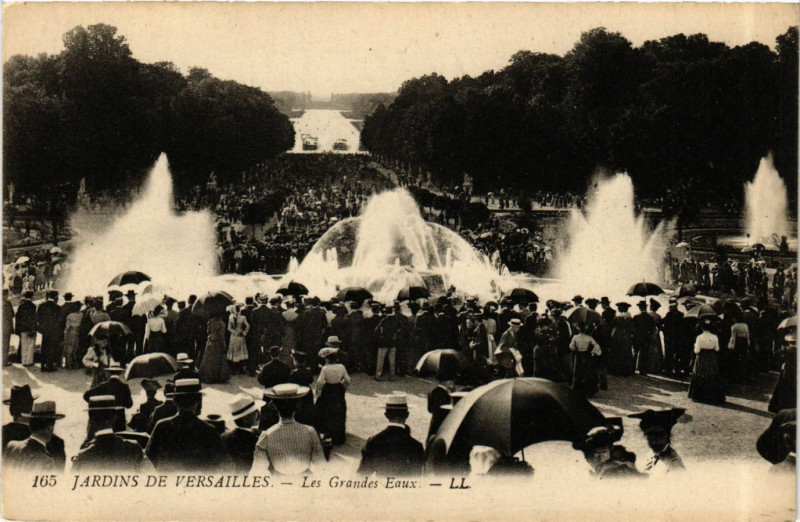Carte postale ancienne Jardins de Versailles Les Grandes Eaux à Versailles
