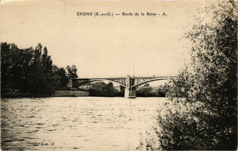 Carte postale ancienne Epone - Bords de la Seine à Épône