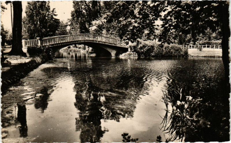 Carte postale ancienne Le Vesinet - Le Pont des Ibis au Vésinet