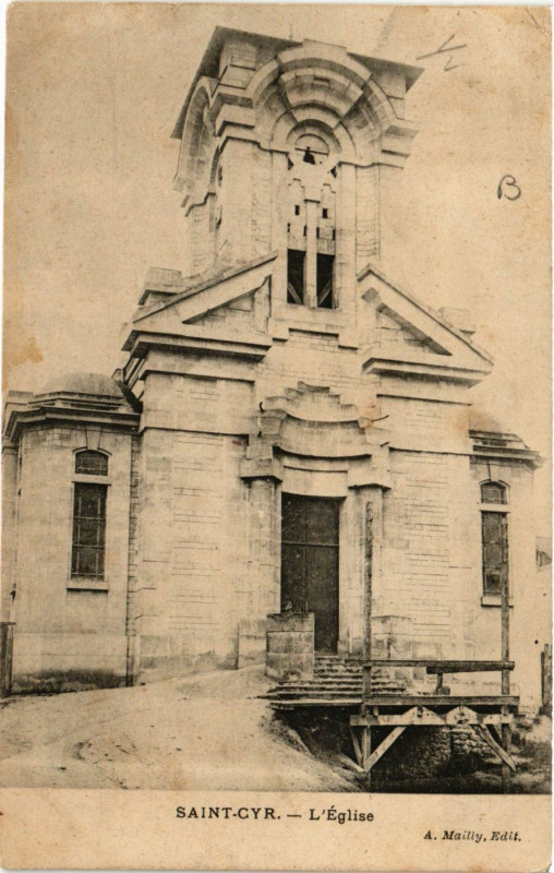 Carte postale ancienne Saint-Cyr - L'Eglise