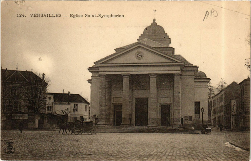 Carte postale ancienne Versailles - Eglise Saint-Symphorien à Versailles