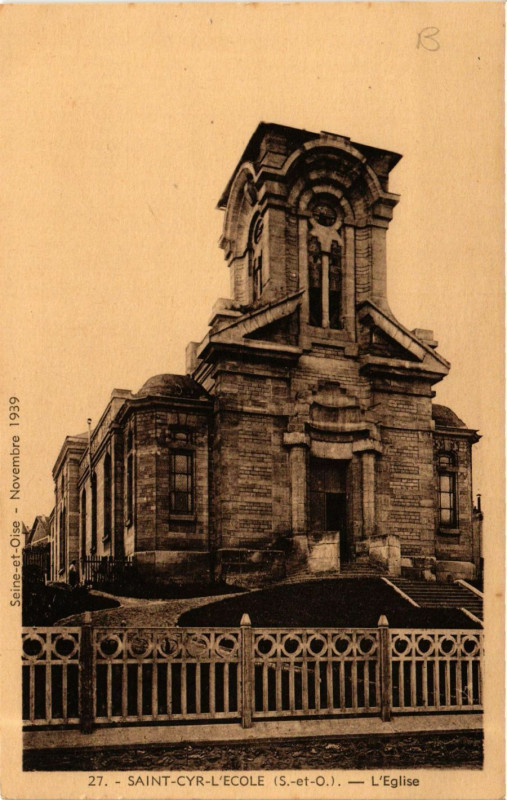 Carte postale ancienne Saint-Cyr-l'Ecole - L'Eglise à Saint-Cyr-l'École