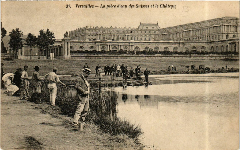 Carte postale ancienne La Pièce d'Eau des Suisses et le Château à Versailles