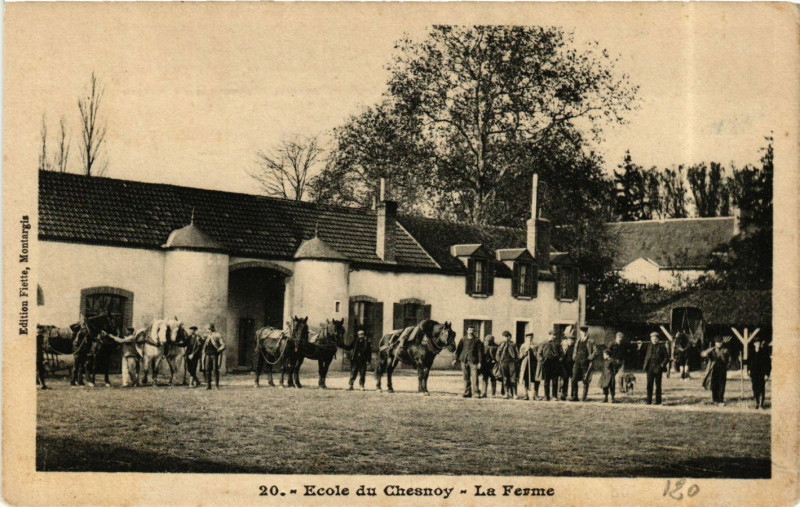 Carte postale ancienne Ecole du Chesnoy - La Ferme