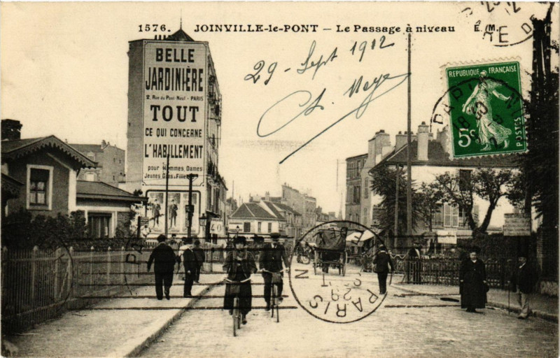 Carte postale ancienne Joinville-le-Pont - Le Passage a niveau à Joinville-le-Pont