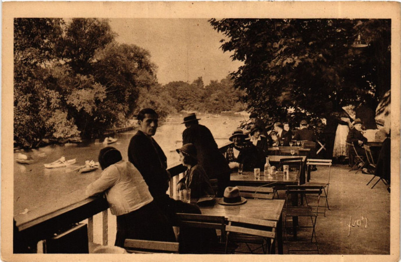 Carte postale ancienne Les 7 Arbres - Maisons Alfort - Restaurant - Dancing - Baignade .. à Maisons-Alfort