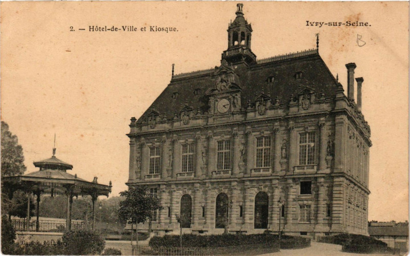 Carte postale ancienne Hotel-de-Ville et Kiosque - Ivry-sur-Seine à Ivry-sur-Seine