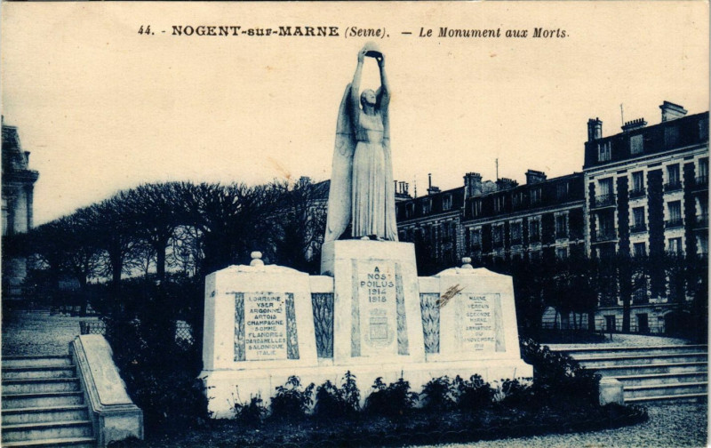 Carte postale ancienne Nogent-sur-Marne - Le Monument aux Morts à Nogent-sur-Marne