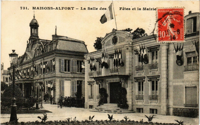 Carte postale ancienne Maisons-Alfort - La Salle den Fetes et la Mairie à Maisons-Alfort