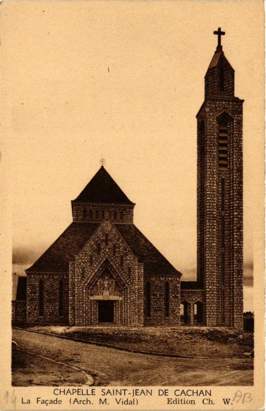 Carte postale ancienne Chapelle Saint-Jean de Cachan - La Facade (Arch. M.Vidal) à Cachan
