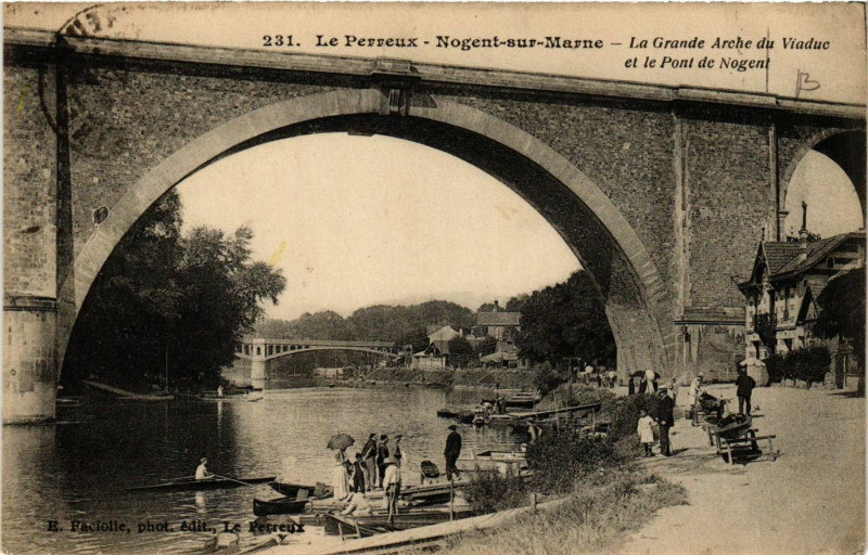 Carte postale ancienne Perreux Nogent-sur-Marne La Grande Arche du Viaduc et le.. à Nogent-sur-Marne