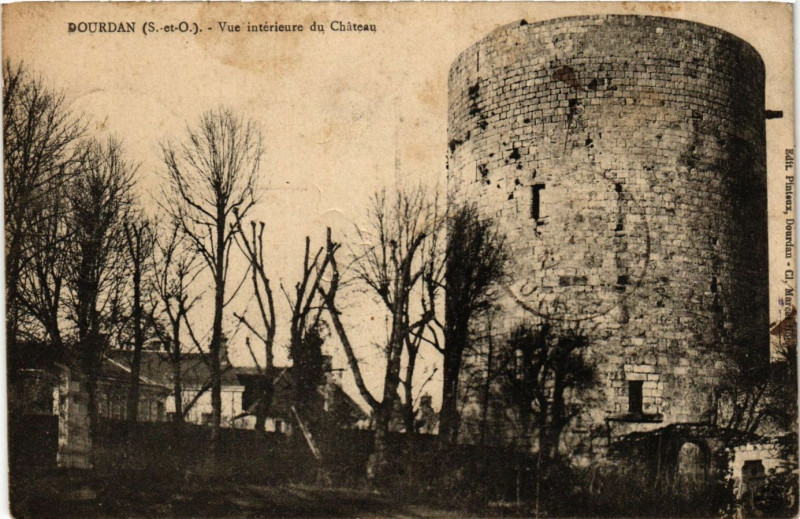 Carte postale ancienne Bourdan - Vue intérieure du Chateau