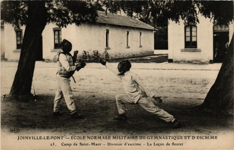 Carte postale ancienne Joinville-le-Pont Camp de Saint-Maur. Division d'Escrime à Joinville-le-Pont