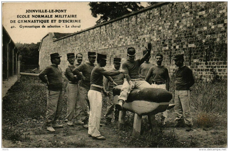 Carte postale ancienne Joinville-le-Pont Ecole Normale de Gymnastique et d'Escrime à Joinville-le-Pont